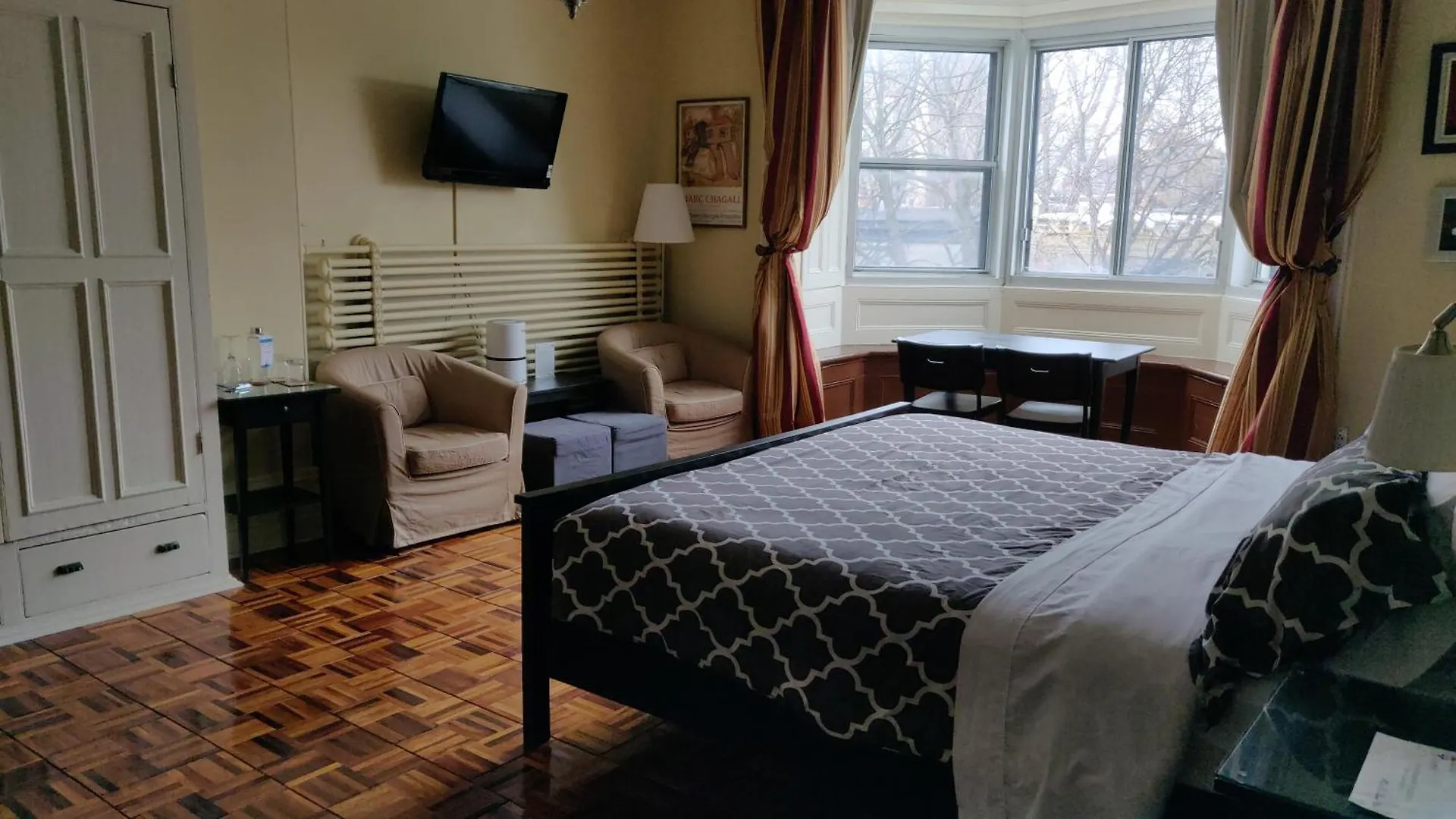 Gingerbread Manor Bed & Breakfast Montreal 3*,