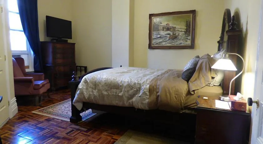 Gingerbread Manor Bed & Breakfast Montreal