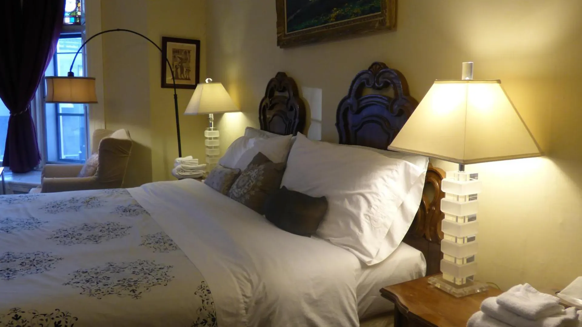 Gingerbread Manor Bed & Breakfast Montreal
