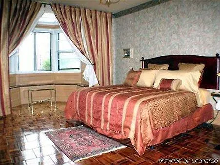 Gingerbread Manor Bed & Breakfast Montreal 3*,